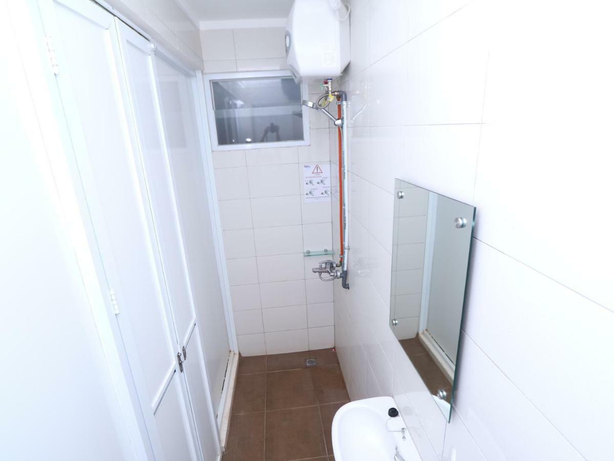 Kamar Keluarga Tanah Abang Hotel จาการ์ตา ภายนอก รูปภาพ
